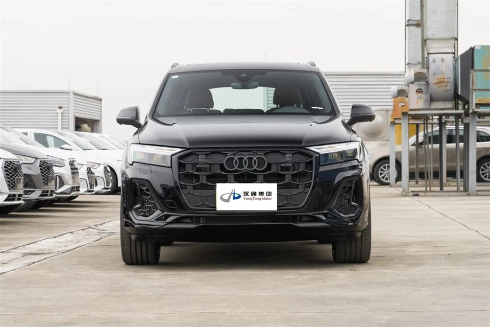 AUDI Q7 AUDI Q7